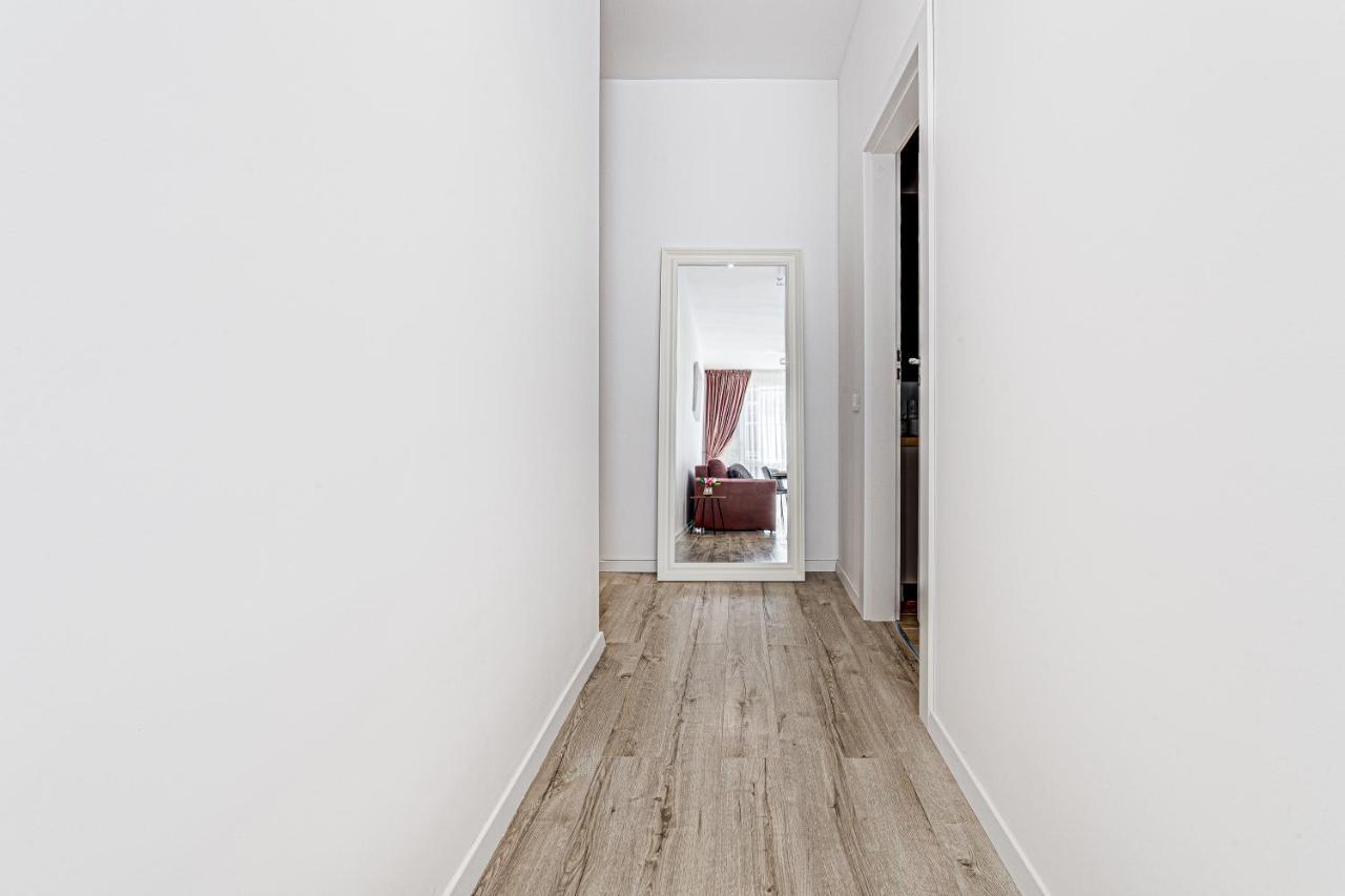 Elegant Apartment Near Afi & Atrium Mall Arad Exterior foto